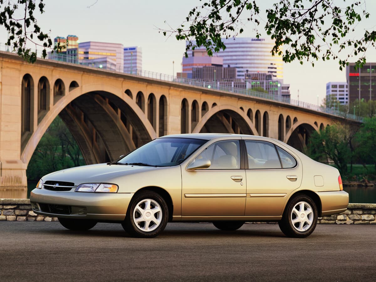 Nissan Altima II (L30) — Yandan