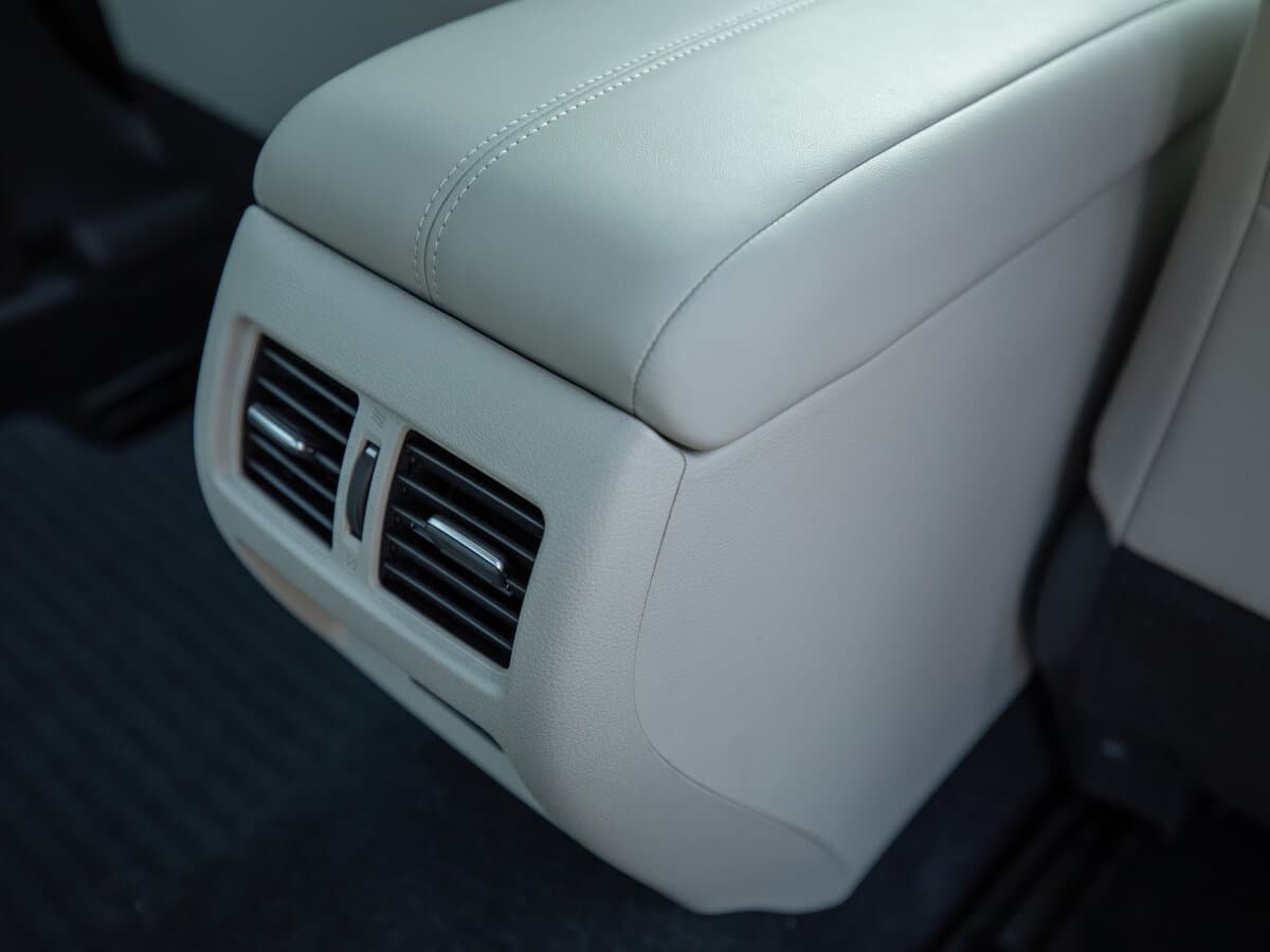 Nissan Altima VI (L34) — Salon, arxadan