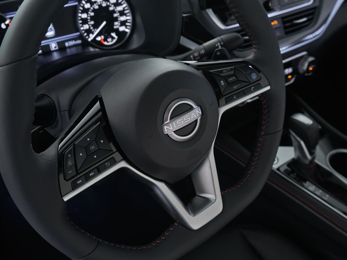 Nissan Altima VI (L34) Restayling — Sükan