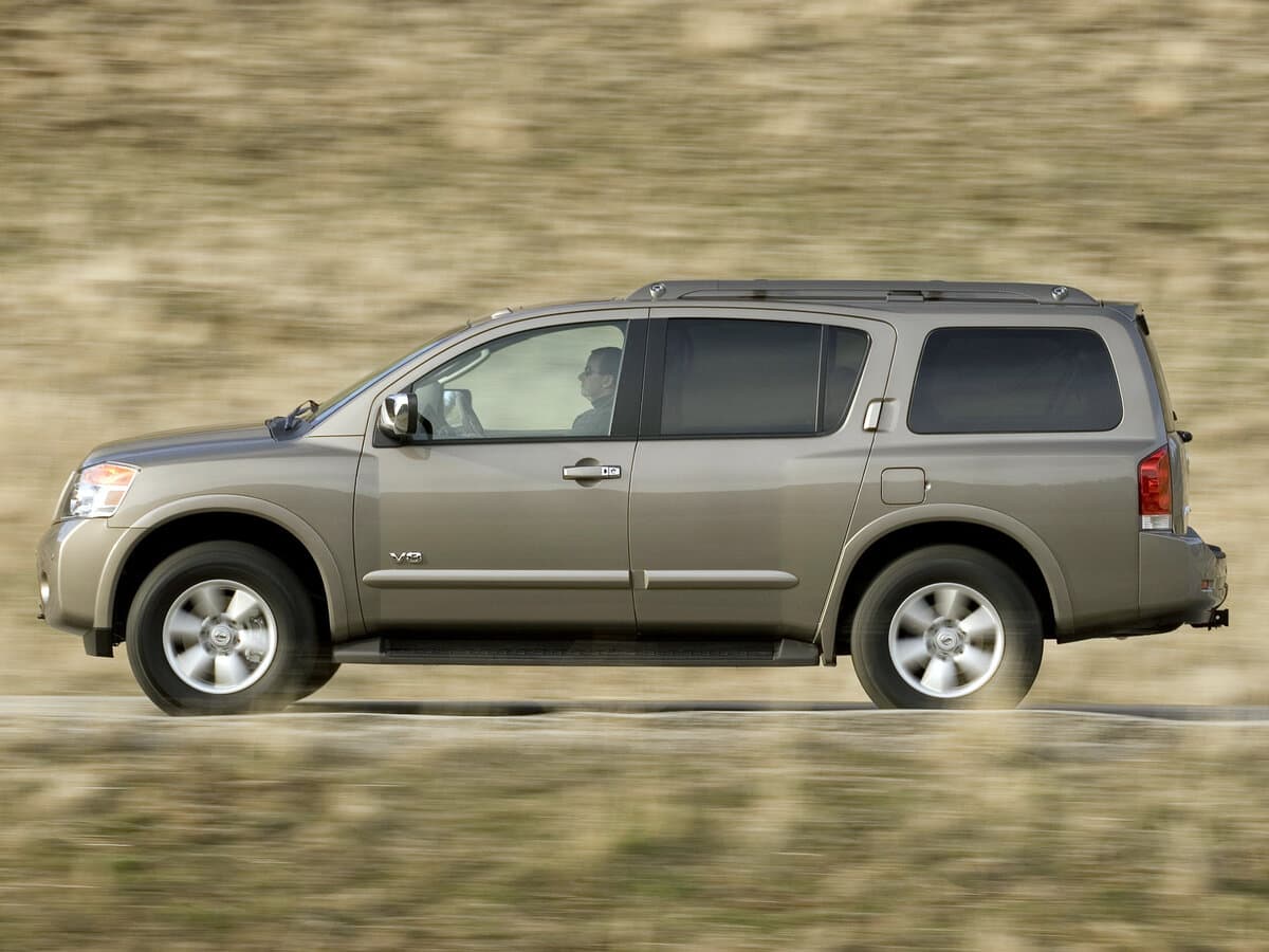 Nissan Armada I — Yandan
