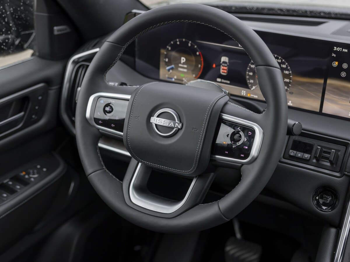 Nissan Armada III — Sükan
