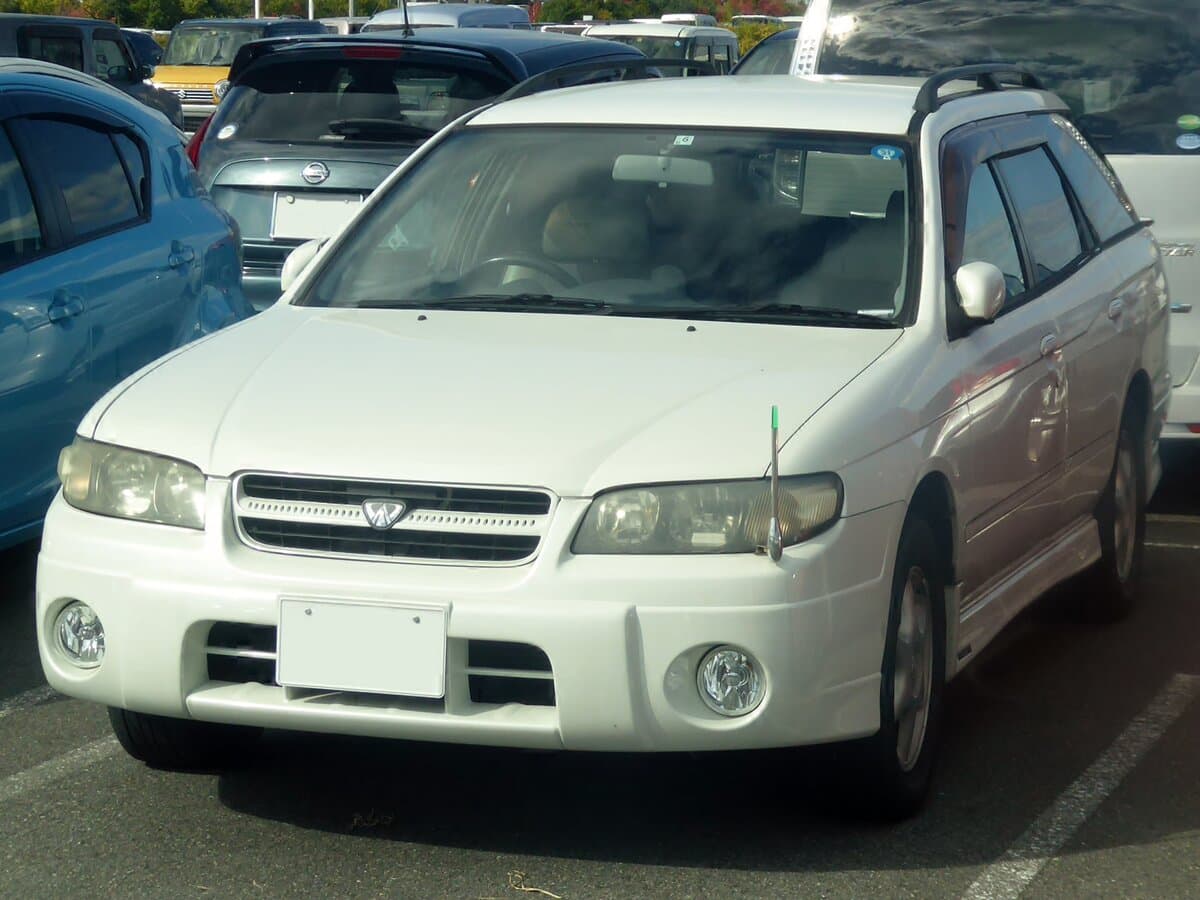 Nissan Avenir II (W11) — Öndən