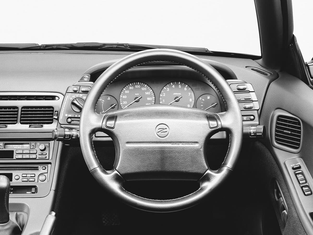 Nissan Fairlady Z IV (Z32) — Sükan