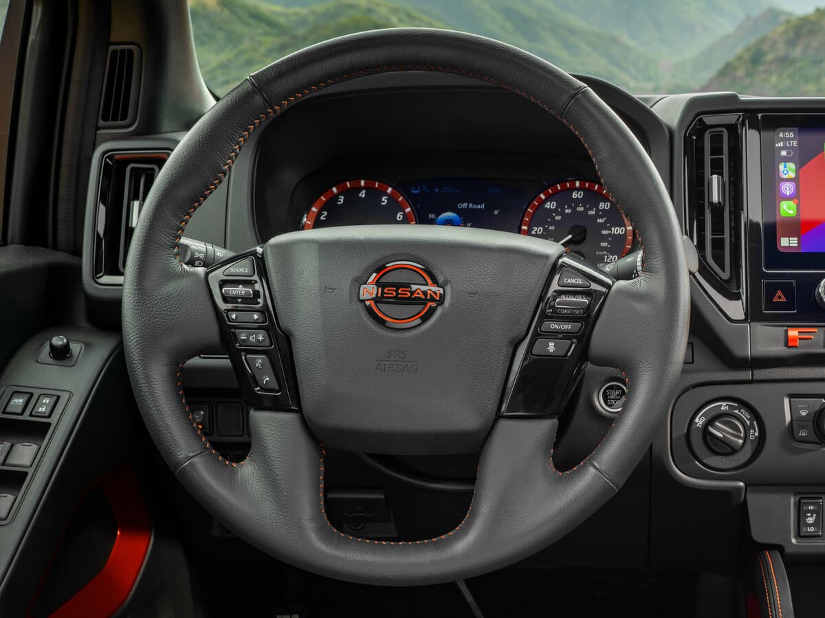 Nissan Frontier III Restayling — Sükan