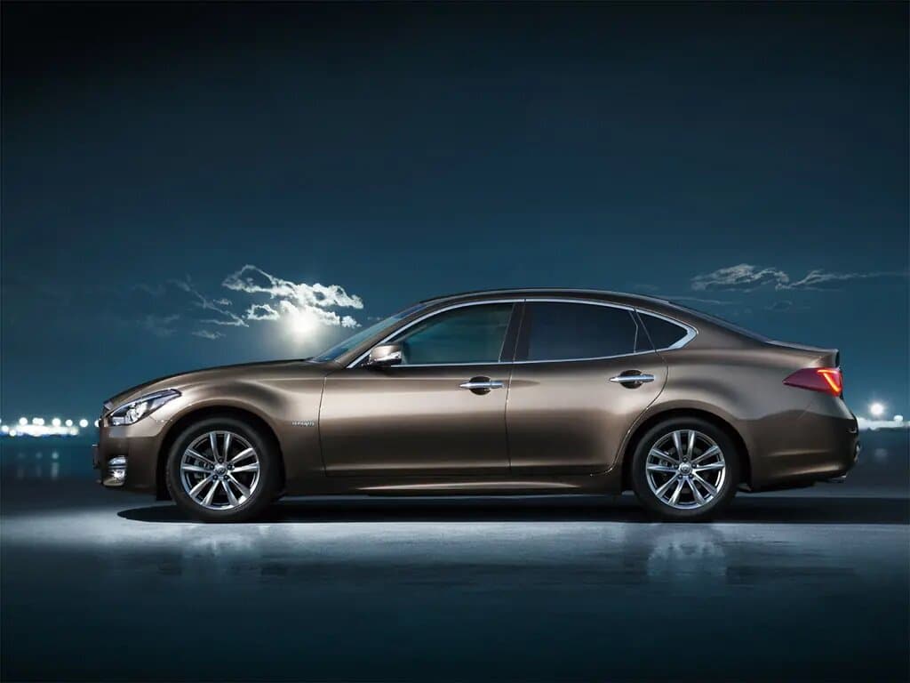 Nissan Fuga II Restayling — Yandan