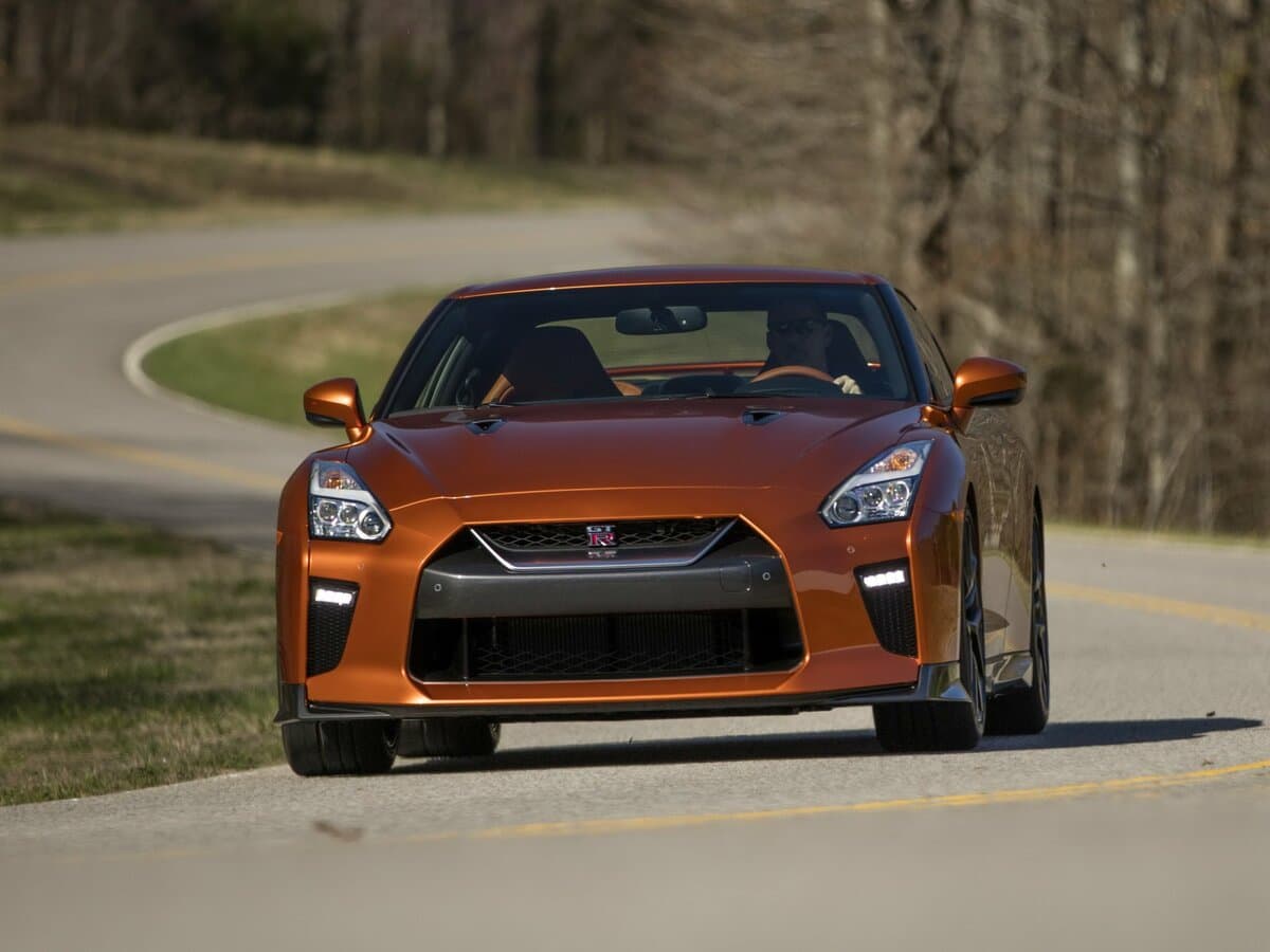 Nissan GT-R I Restayling 3 — Öndən