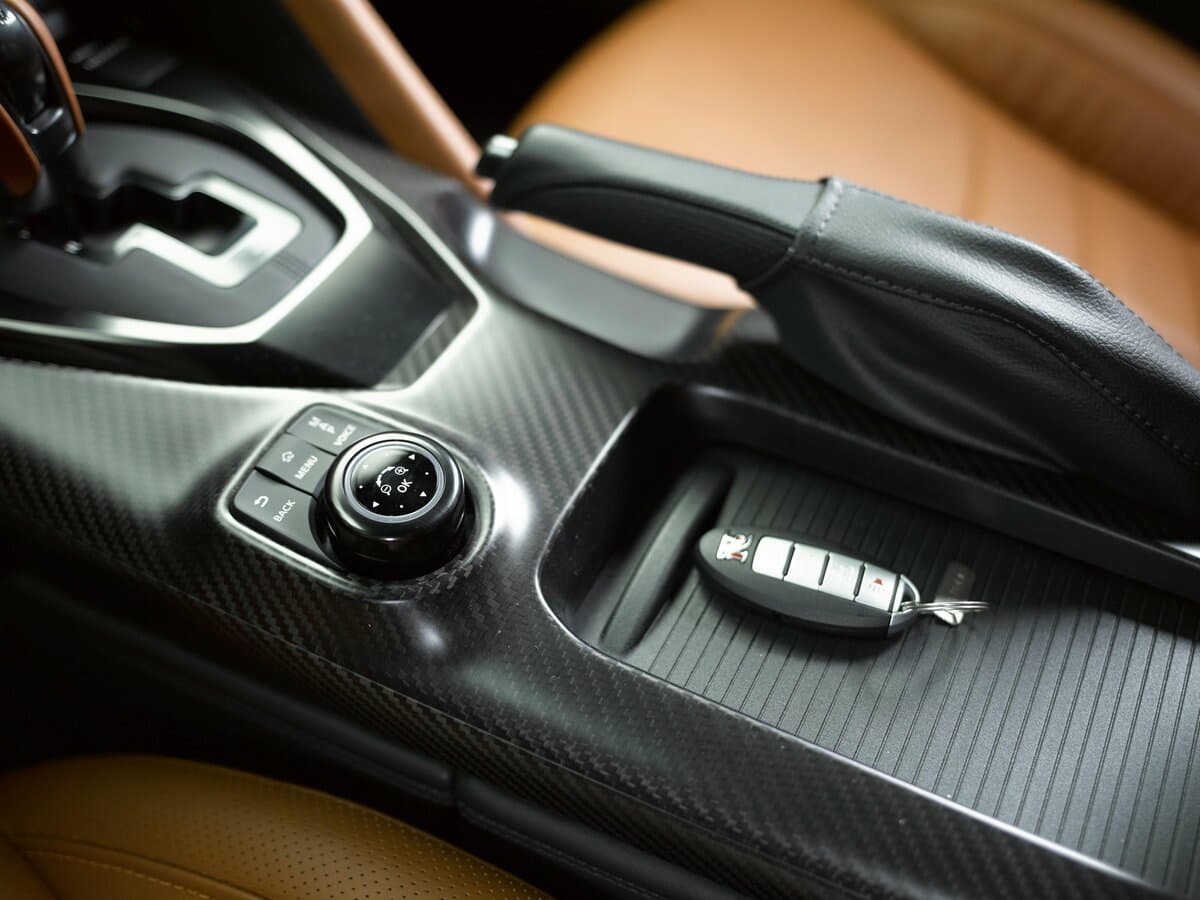 Nissan GT-R I Restayling 3 — Salon, arxadan