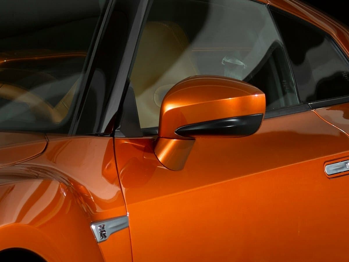 Nissan GT-R I Restayling 3 — Yan güzgü