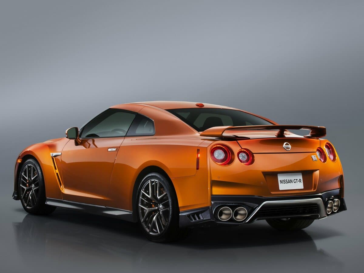 Nissan GT-R I Restayling 3 — 3/4 arxadan