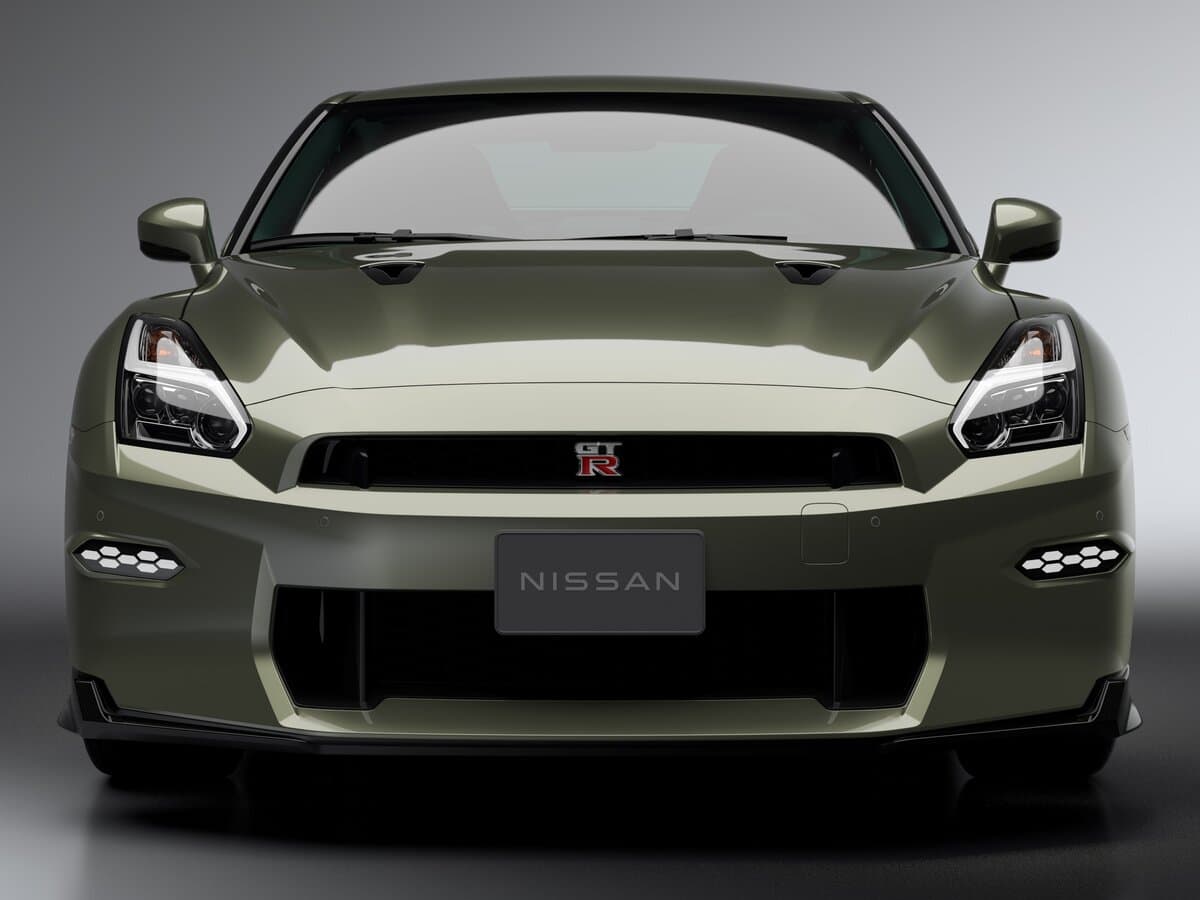 Nissan GT-R I Restayling 4 — Öndən