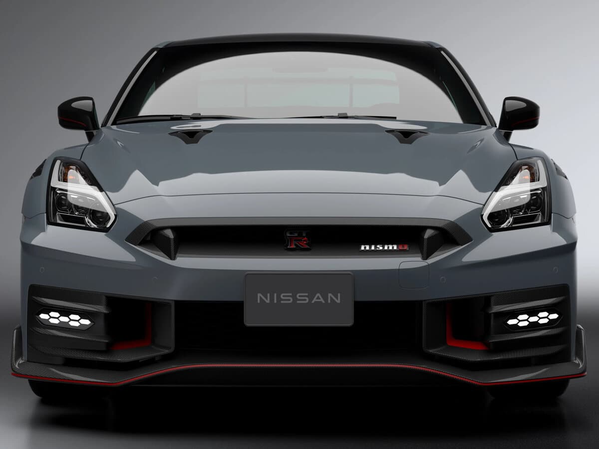 Nissan GT-R I Restayling 4 — Öndən