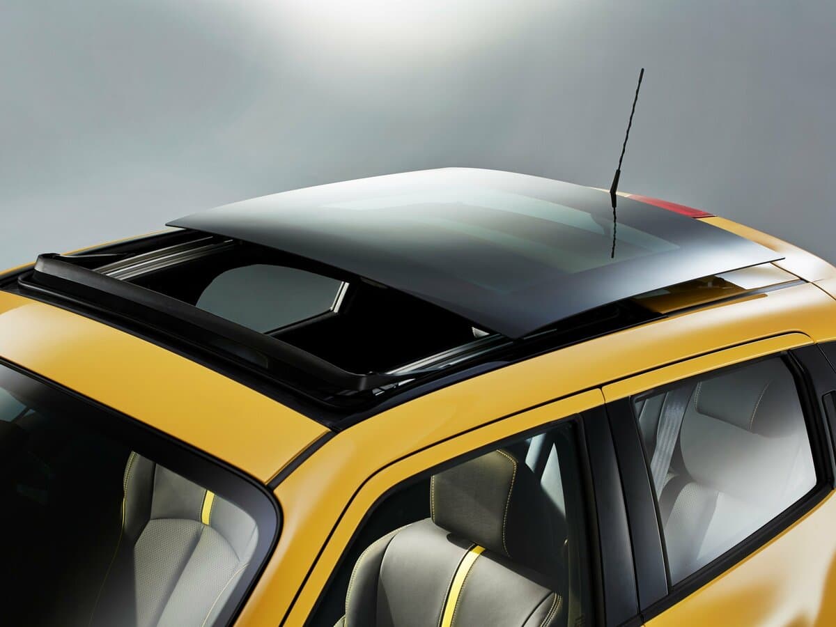 Nissan Juke I Restayling — Salon, öndən