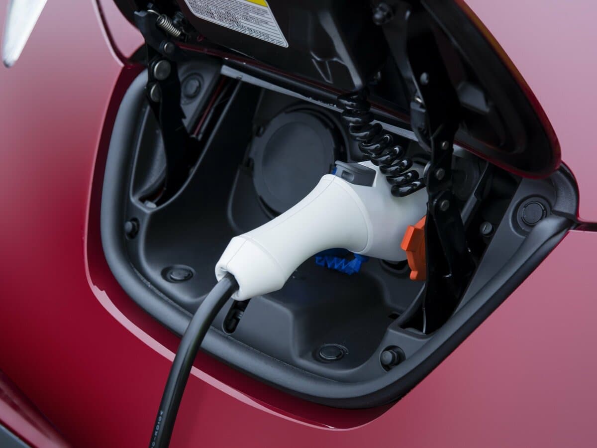 Nissan Leaf I (ZE0/AZE0) — Salon, öndən