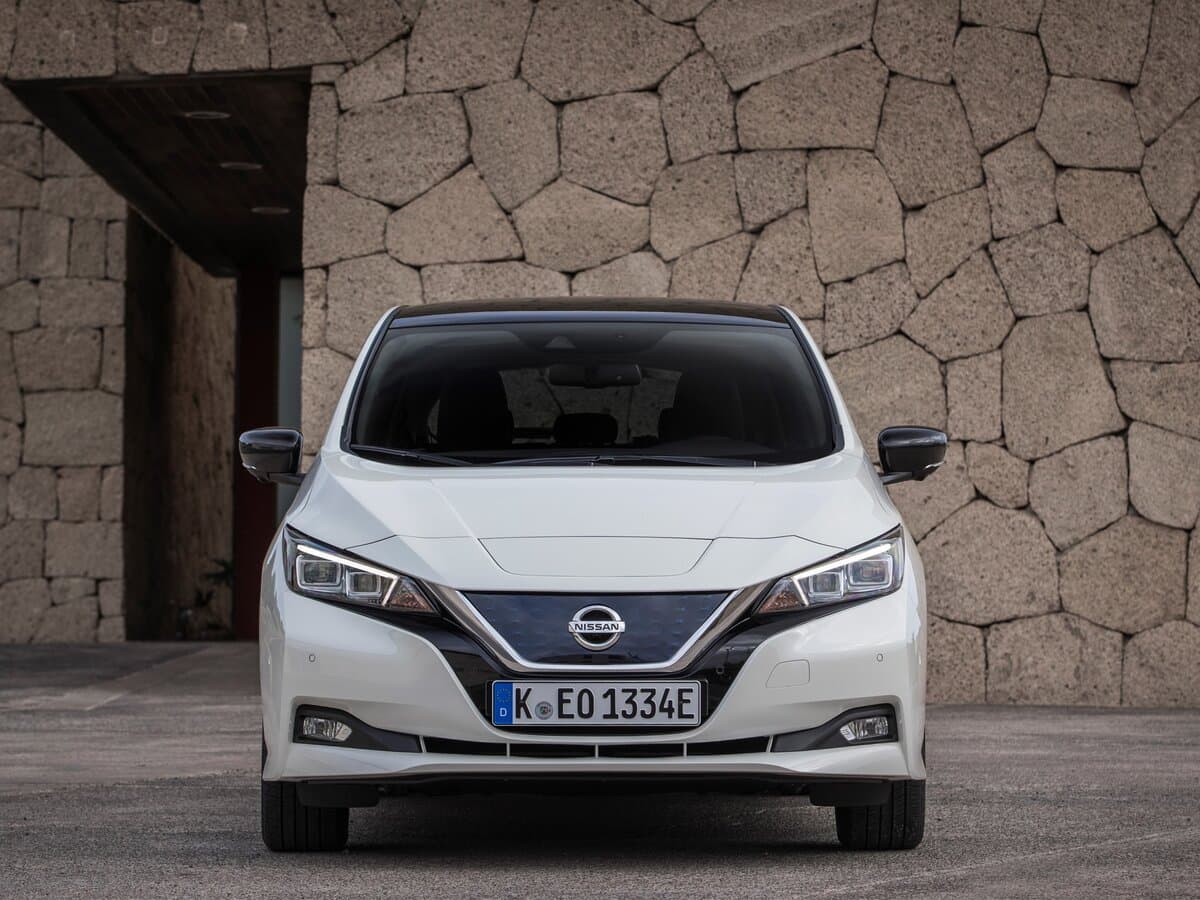 Nissan Leaf II (ZE1) — Öndən