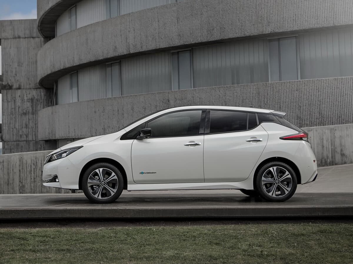 Nissan Leaf II (ZE1) — Yandan