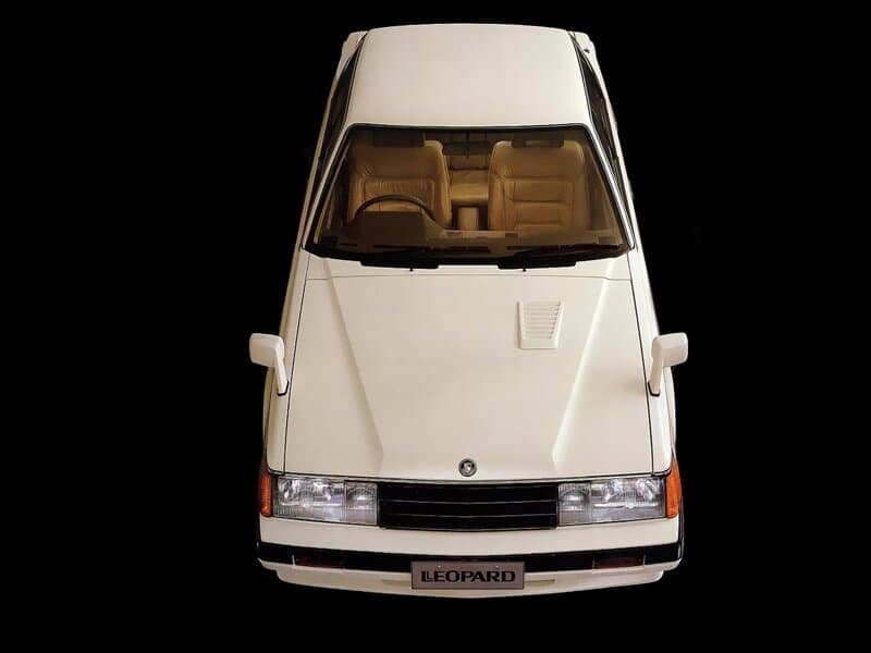 Nissan Leopard I (F30) — Öndən