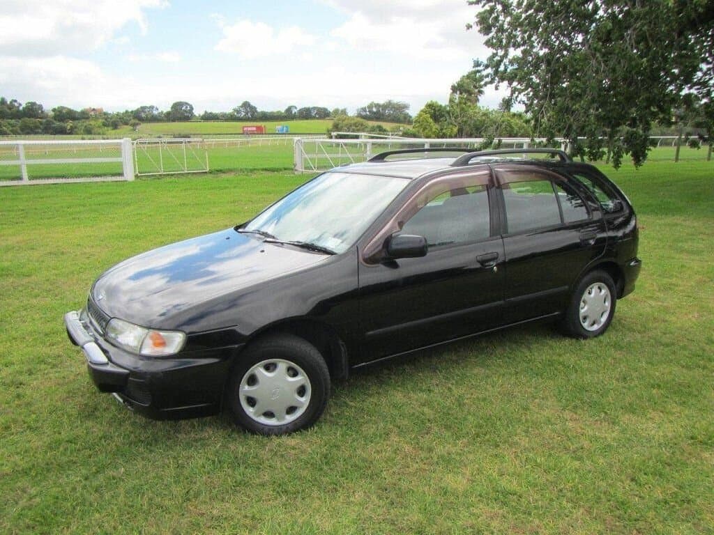 Nissan Lucino 1994 – 1999 — Əsas şəkil