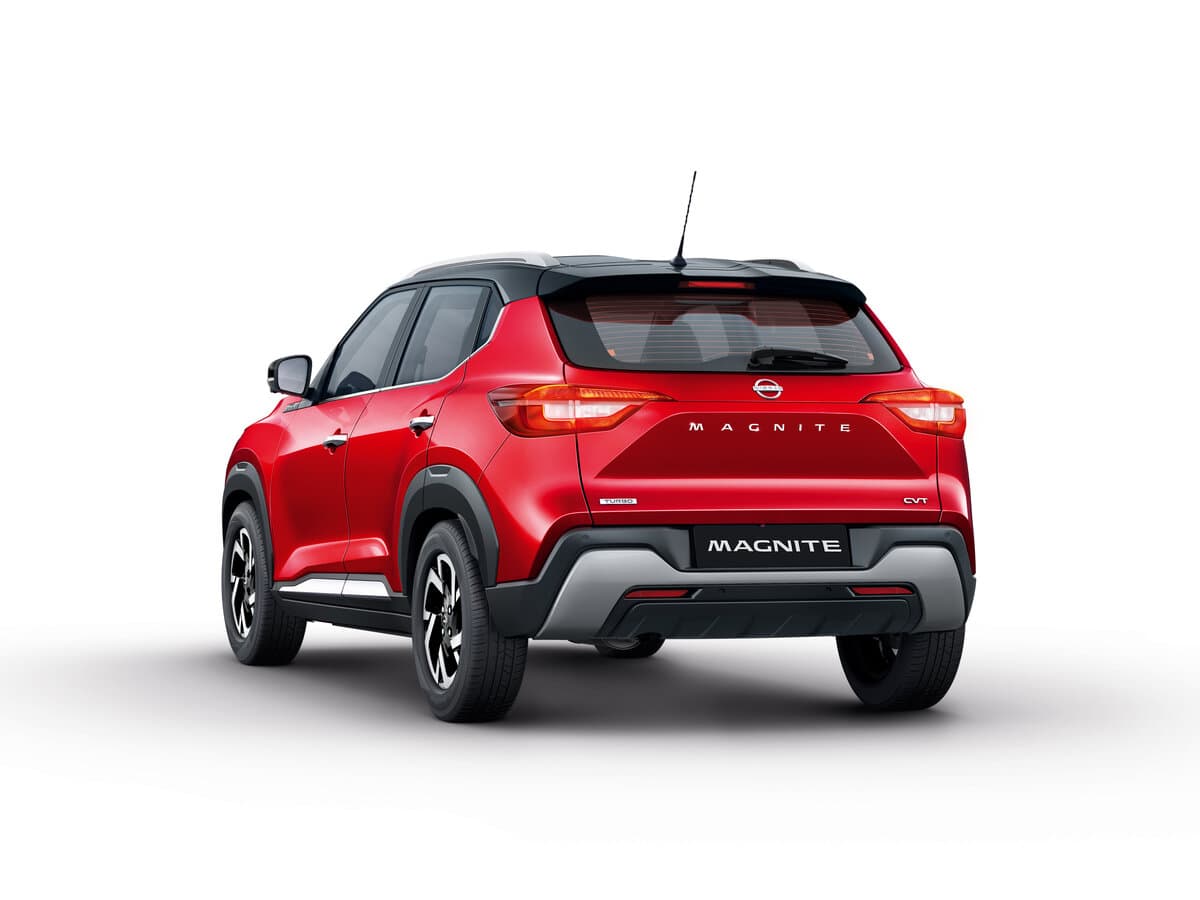 Nissan Magnite I — 3/4 arxadan