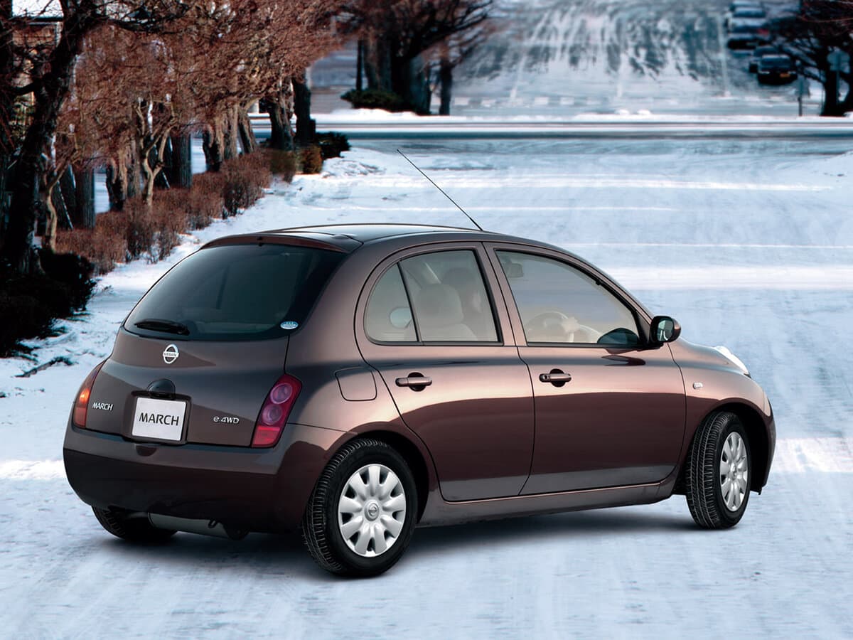 Nissan March III (K12) — 3/4 arxadan