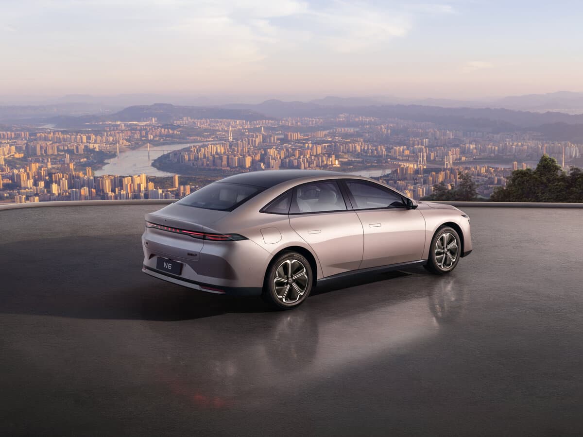 Nissan N6 2025 – indiyədək — 3/4 arxadan