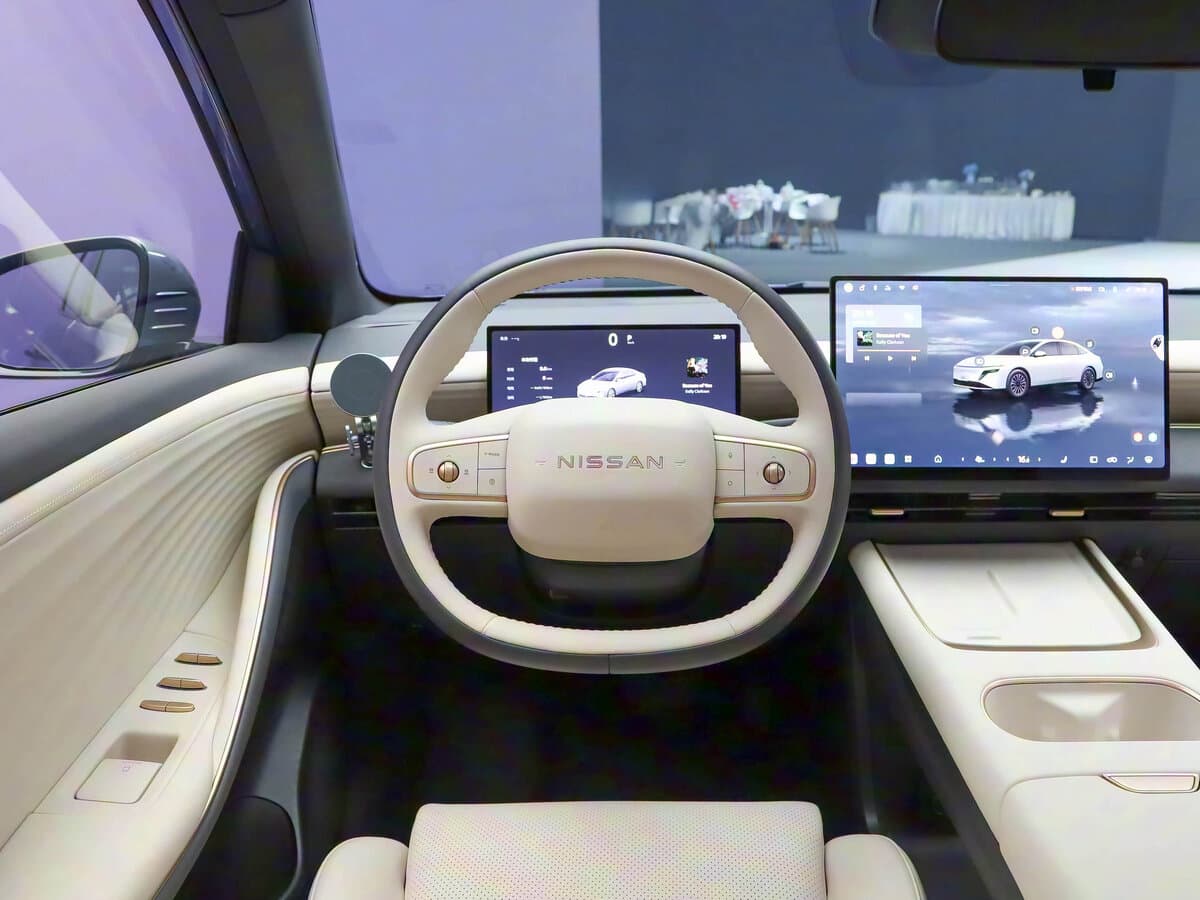 Nissan N6 2025 – indiyədək — Sükan
