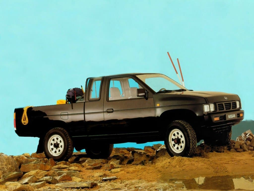 Nissan Navara (Frontier) I (D21) — Yandan