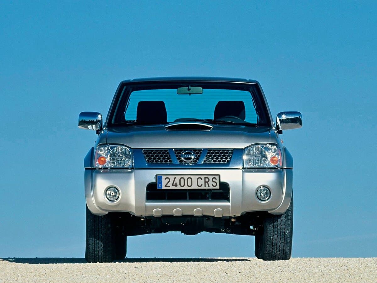 Nissan Navara (Frontier) II (D22) — Öndən