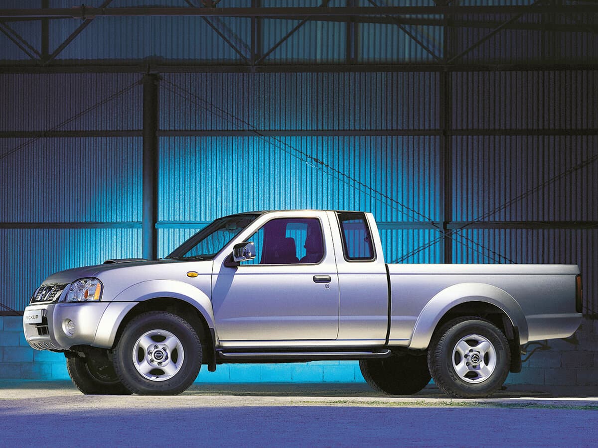 Nissan Navara (Frontier) II (D22) — Öndən