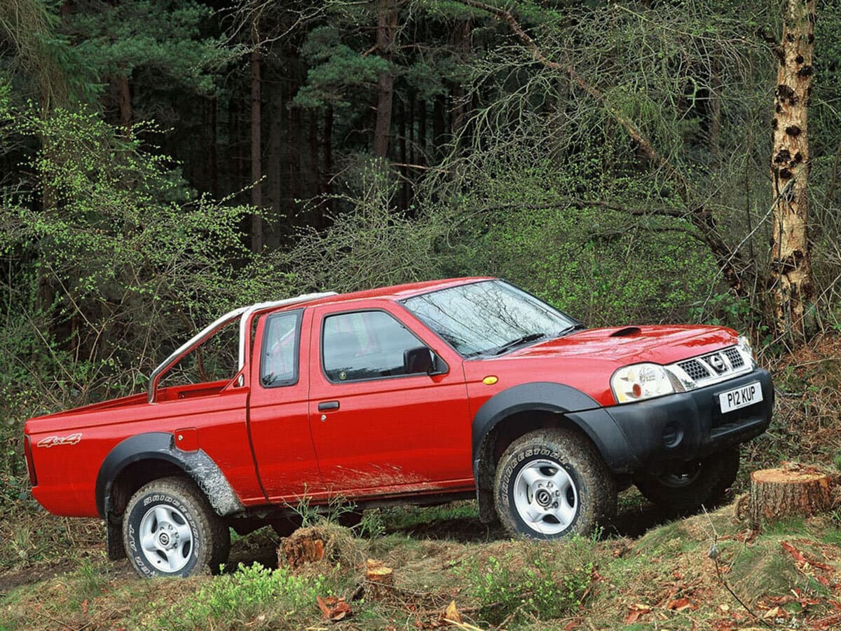 Nissan Navara (Frontier) II (D22) — Yandan
