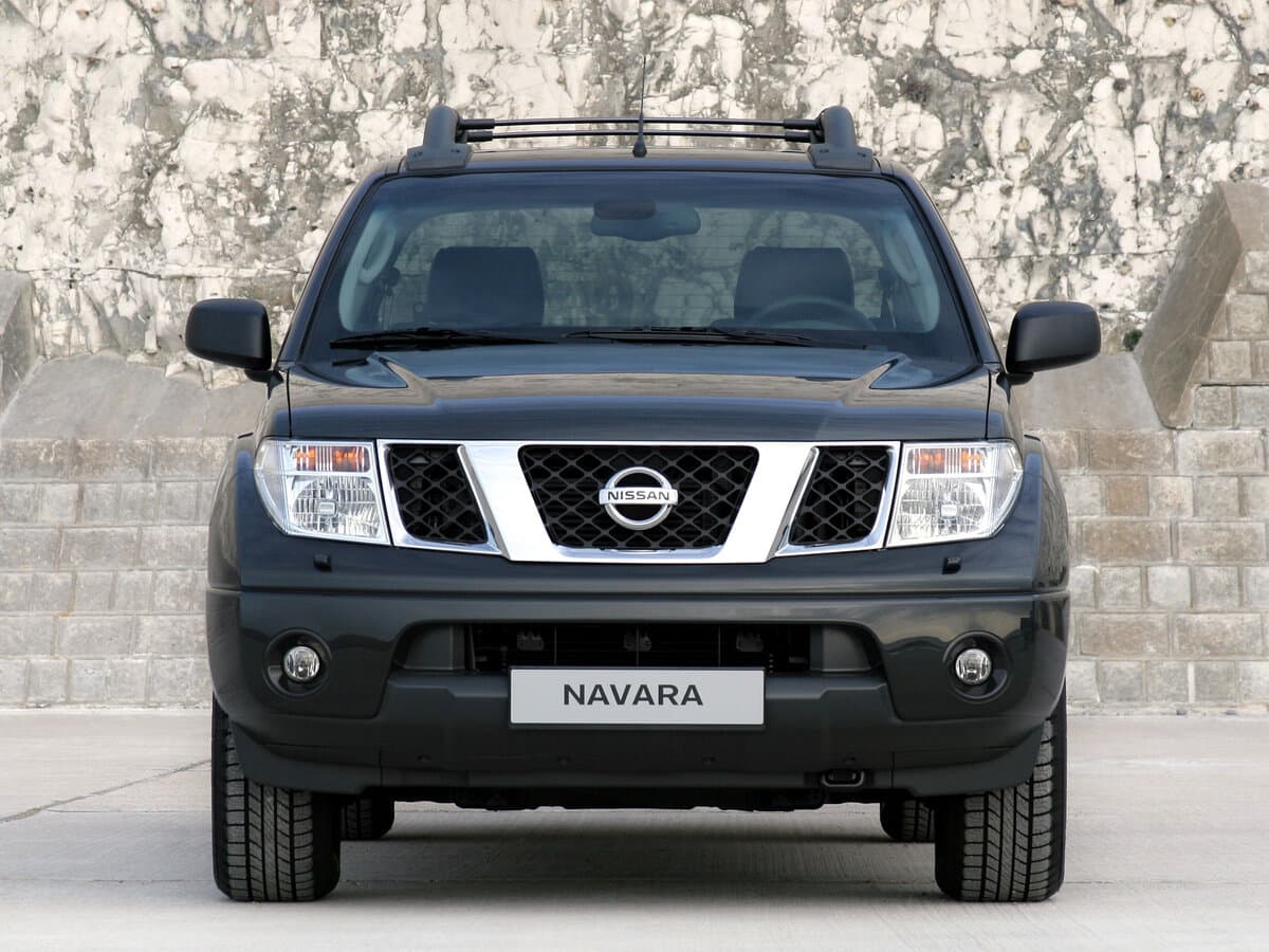 Nissan Navara (Frontier) III (D40) — Öndən
