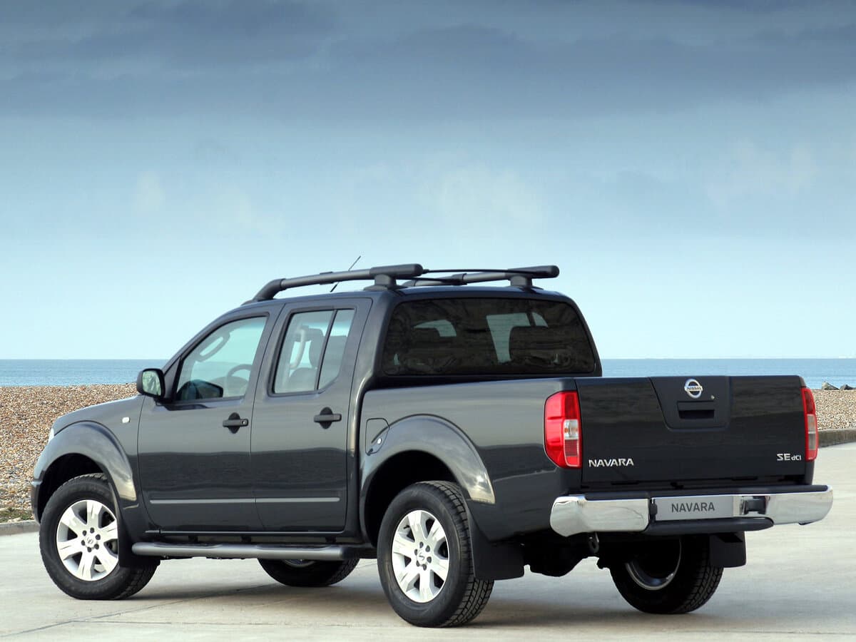 Nissan Navara (Frontier) III (D40) — 3/4 arxadan