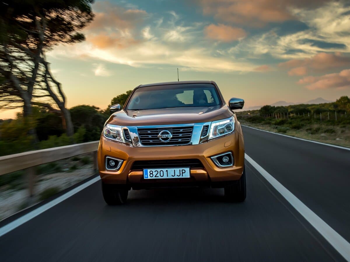 Nissan Navara (Frontier) IV (D23) — Öndən