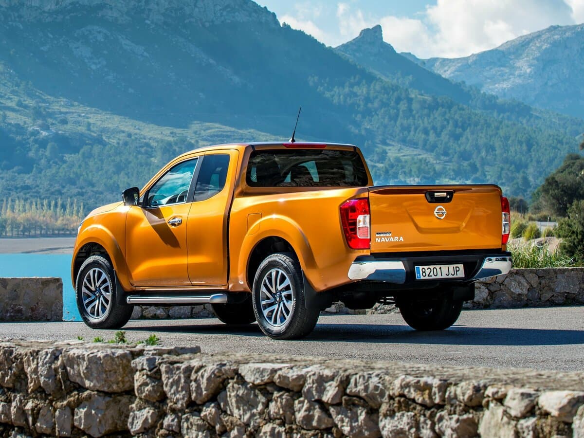 Nissan Navara (Frontier) IV (D23) — 3/4 arxadan