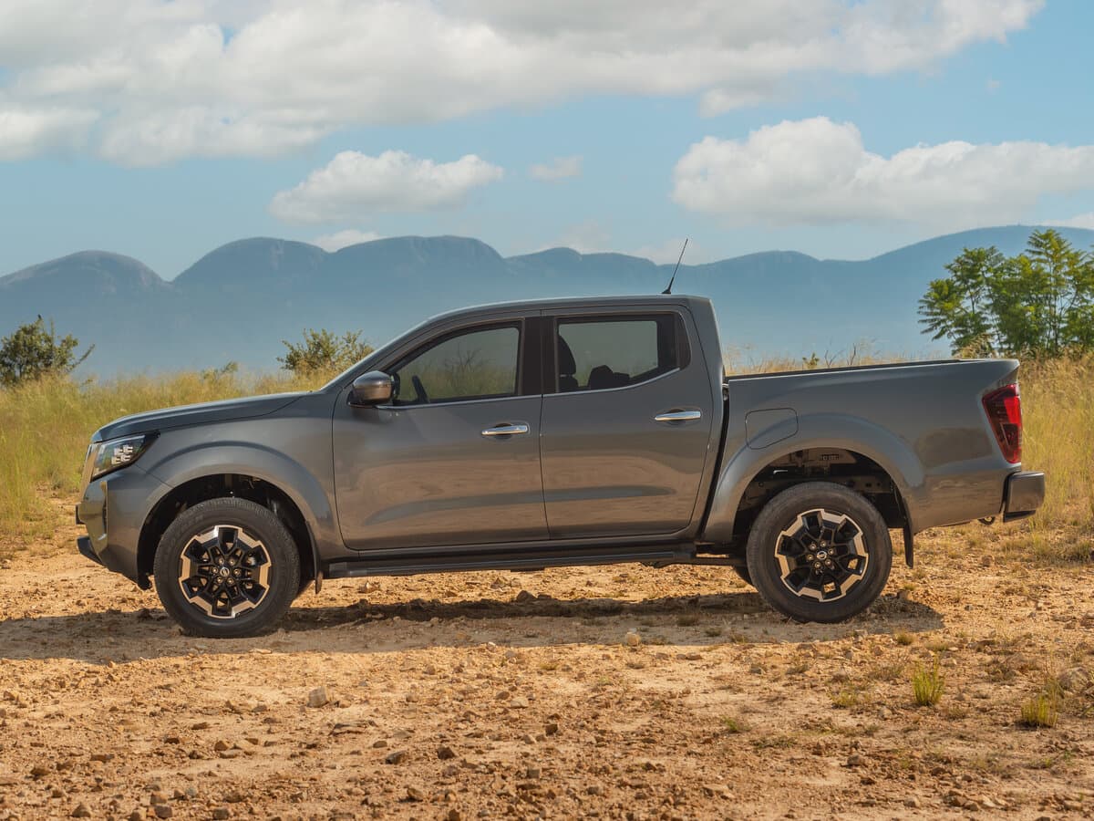 Nissan Navara (Frontier) IV (D23) Restayling — Yandan