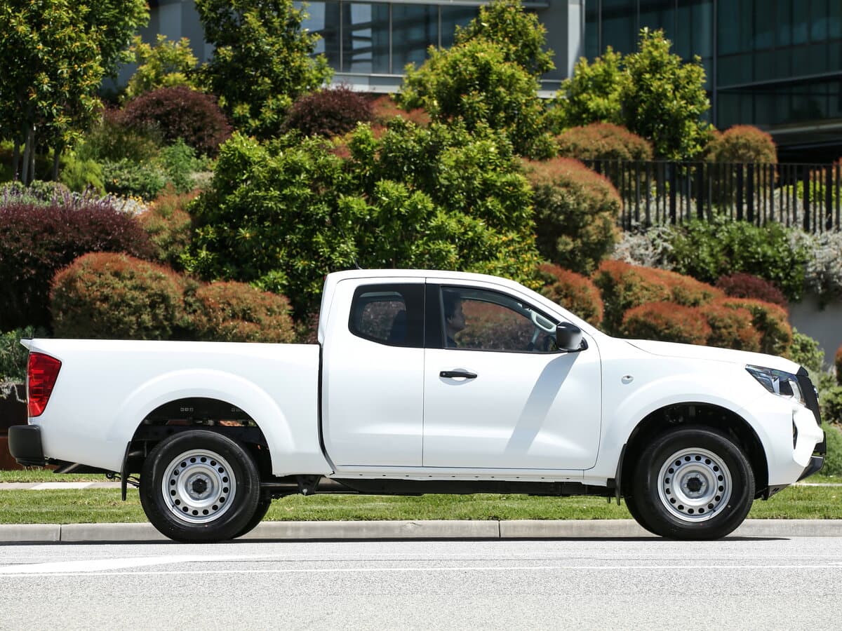 Nissan Navara (Frontier) IV (D23) Restayling — Yandan