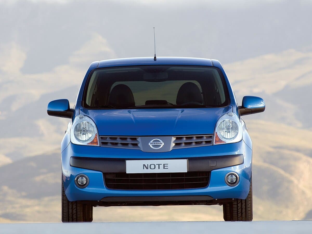 Nissan Note I — Öndən