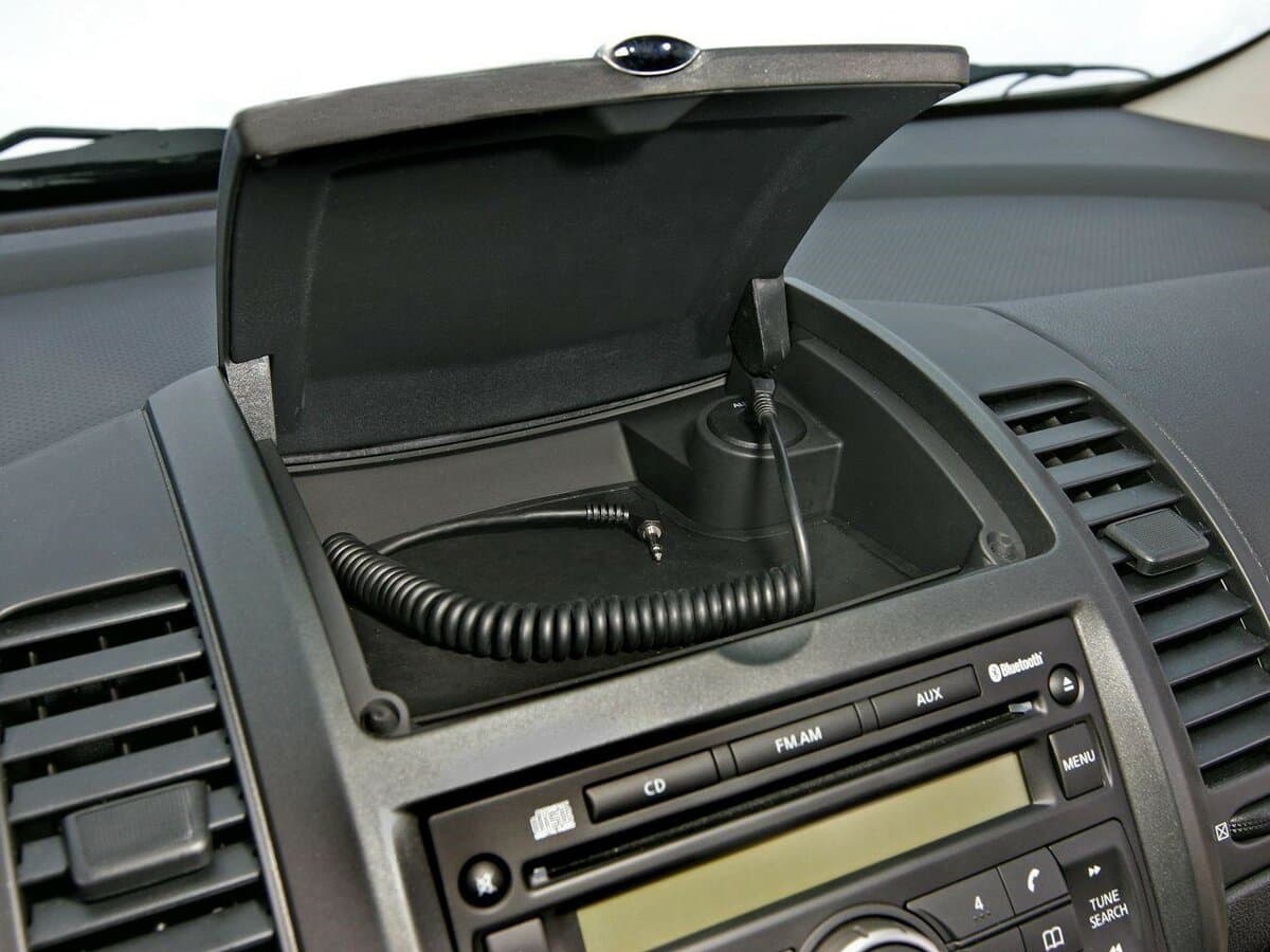 Nissan Note I — Salon, öndən