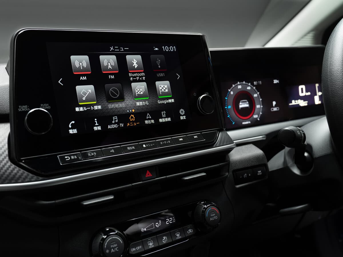 Nissan Note III — Salon, öndən