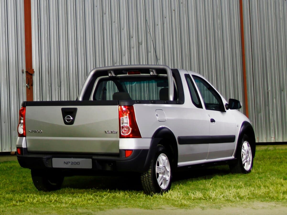 Nissan NP200 2008 – 2024 — 3/4 arxadan