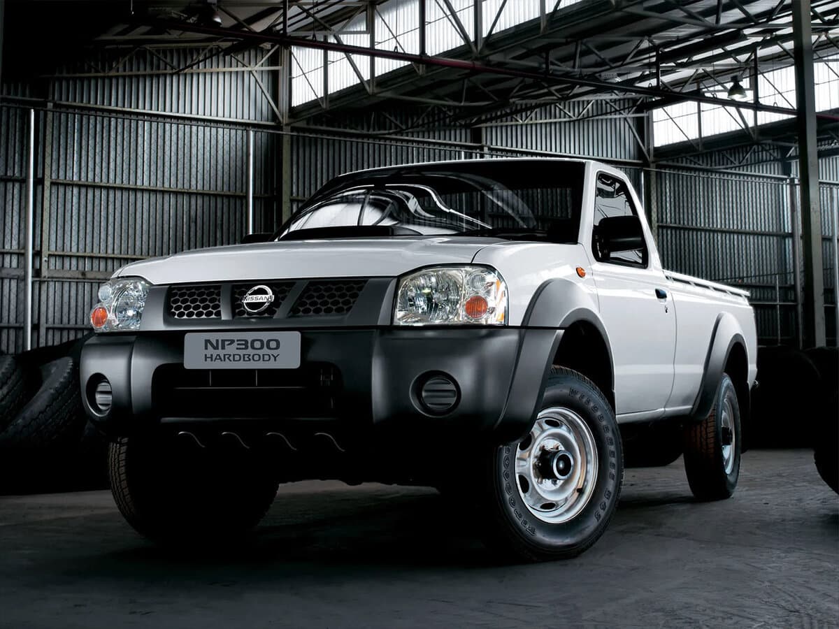Nissan NP300 2008 – 2015 — Öndən