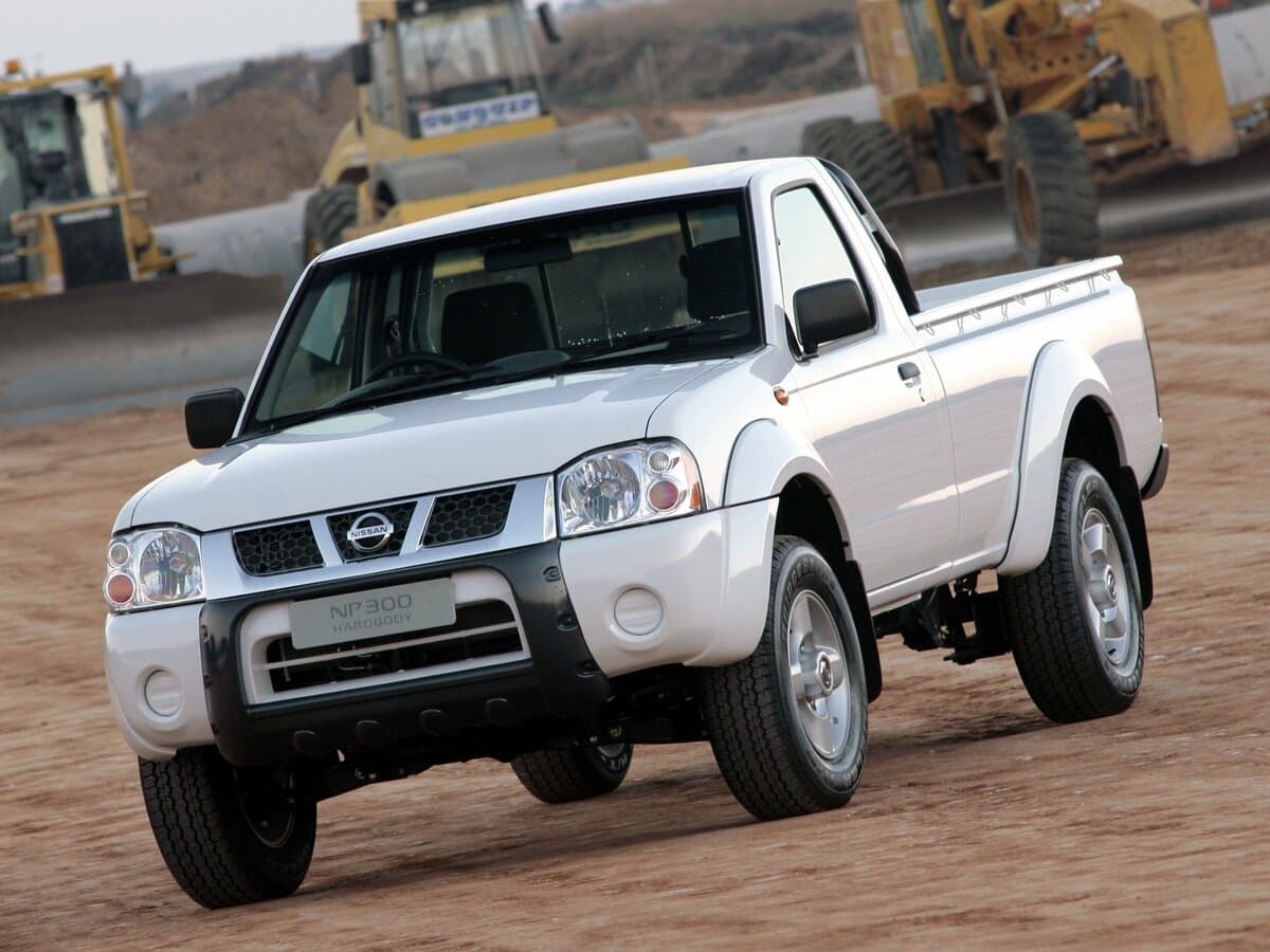 Nissan NP300 2008 – 2015 — Əsas şəkil