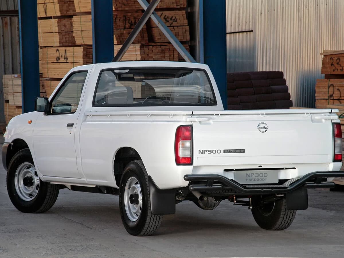 Nissan NP300 2008 – 2015 — 3/4 arxadan