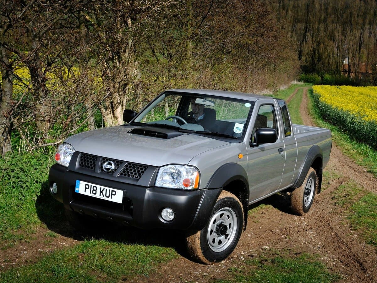 Nissan NP300 2008 – 2015 — Əsas şəkil