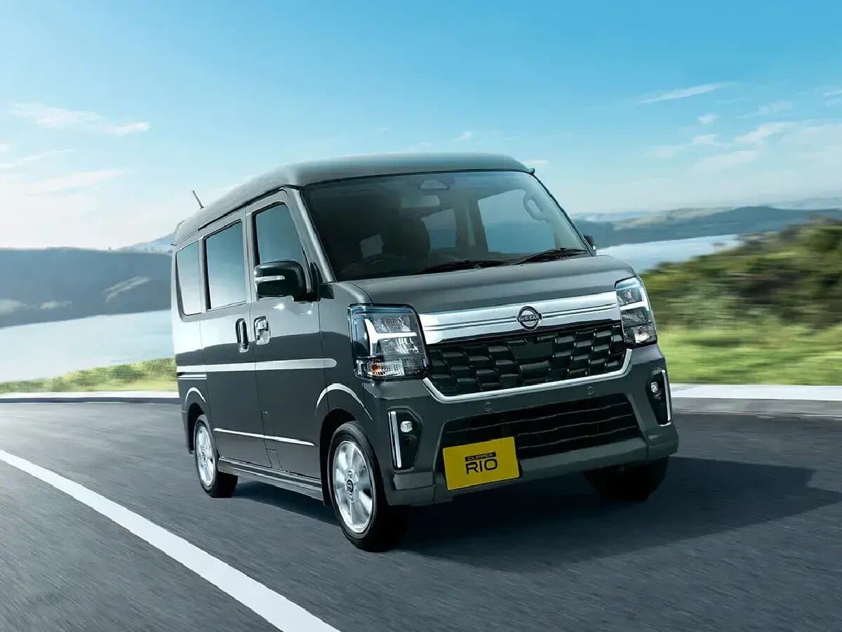 Nissan NV100 Clipper III Restayling — Öndən
