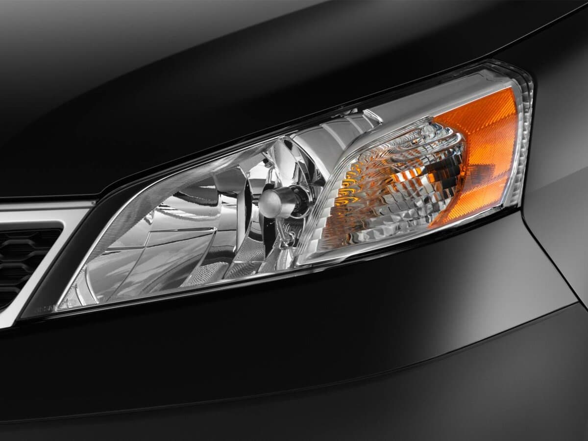 Nissan NV200 2009 – indiyədək — Fara