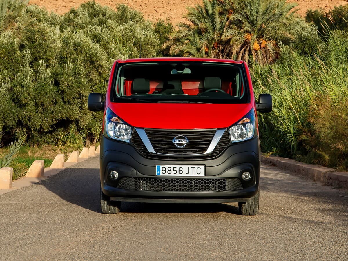 Nissan NV300 2016 – 2021 — Öndən