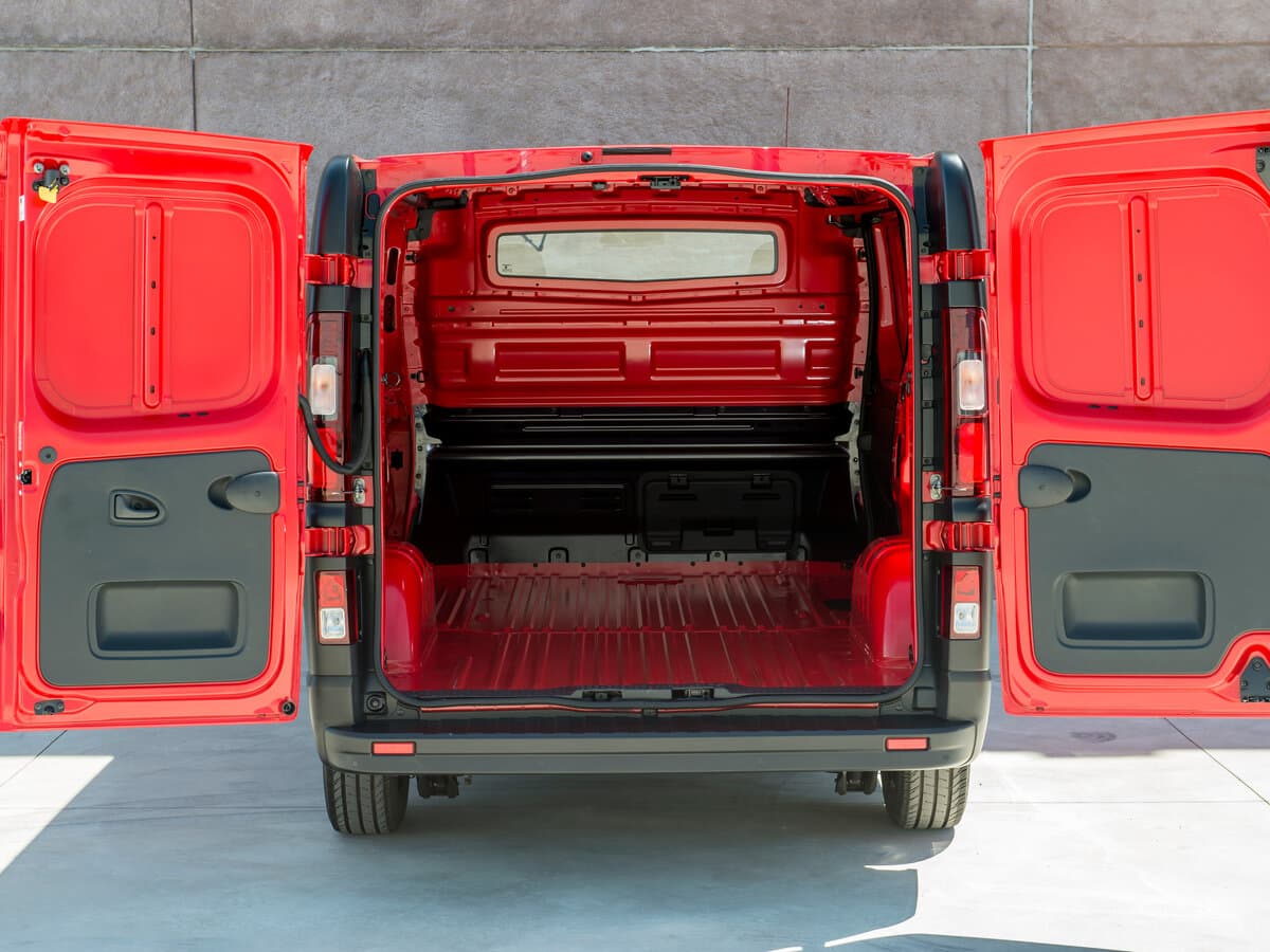 Nissan NV300 2016 – 2021 — Salon, öndən