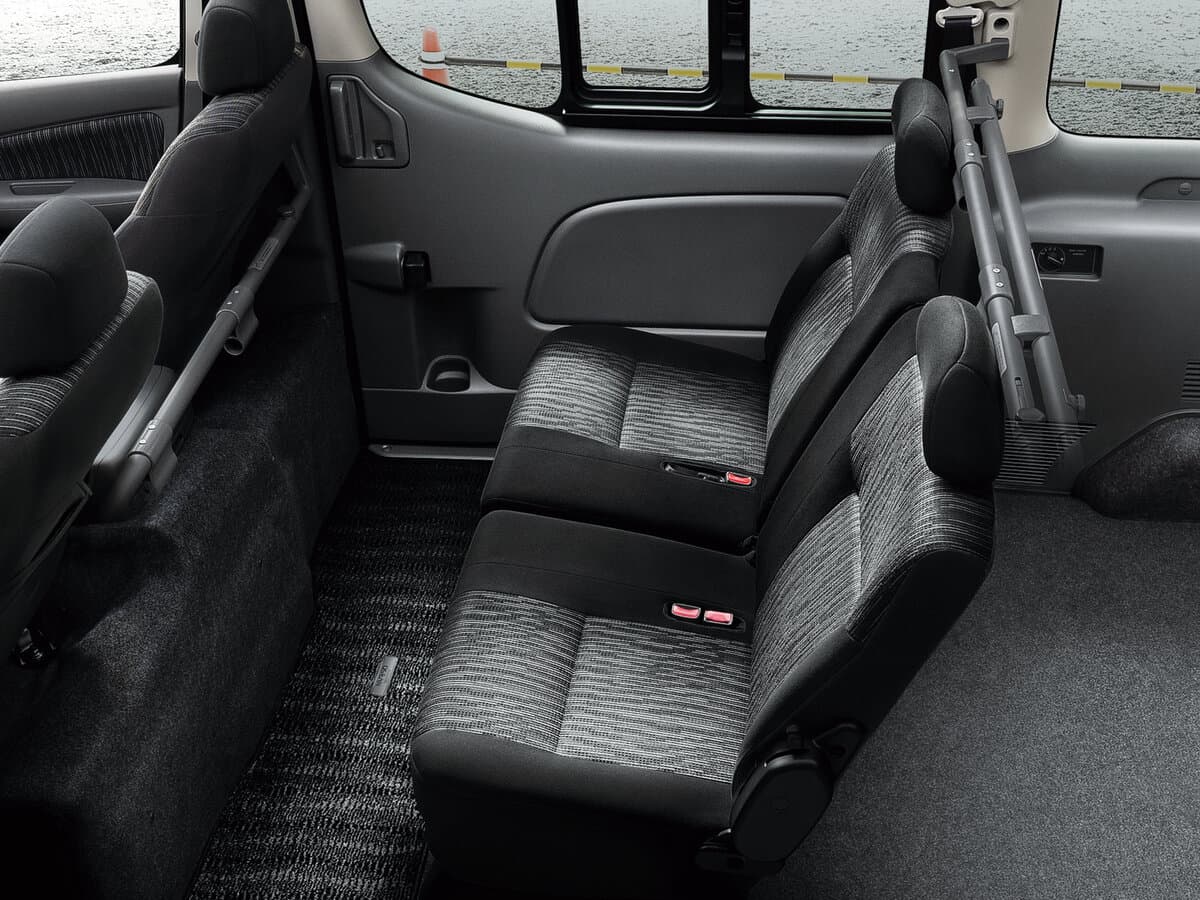 Nissan NV350 Caravan I Restayling — Salon, öndən