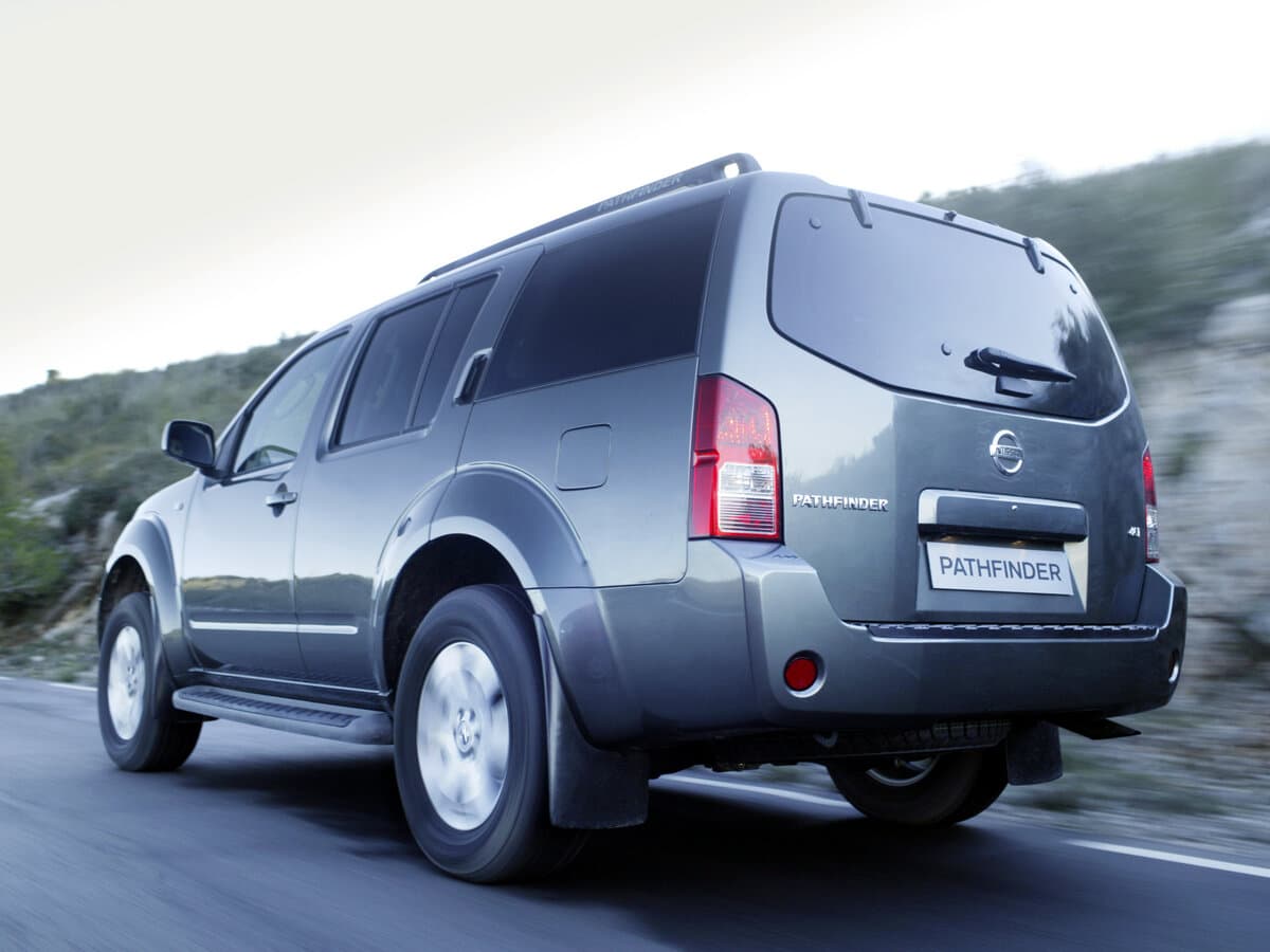 Nissan Pathfinder III — 3/4 arxadan