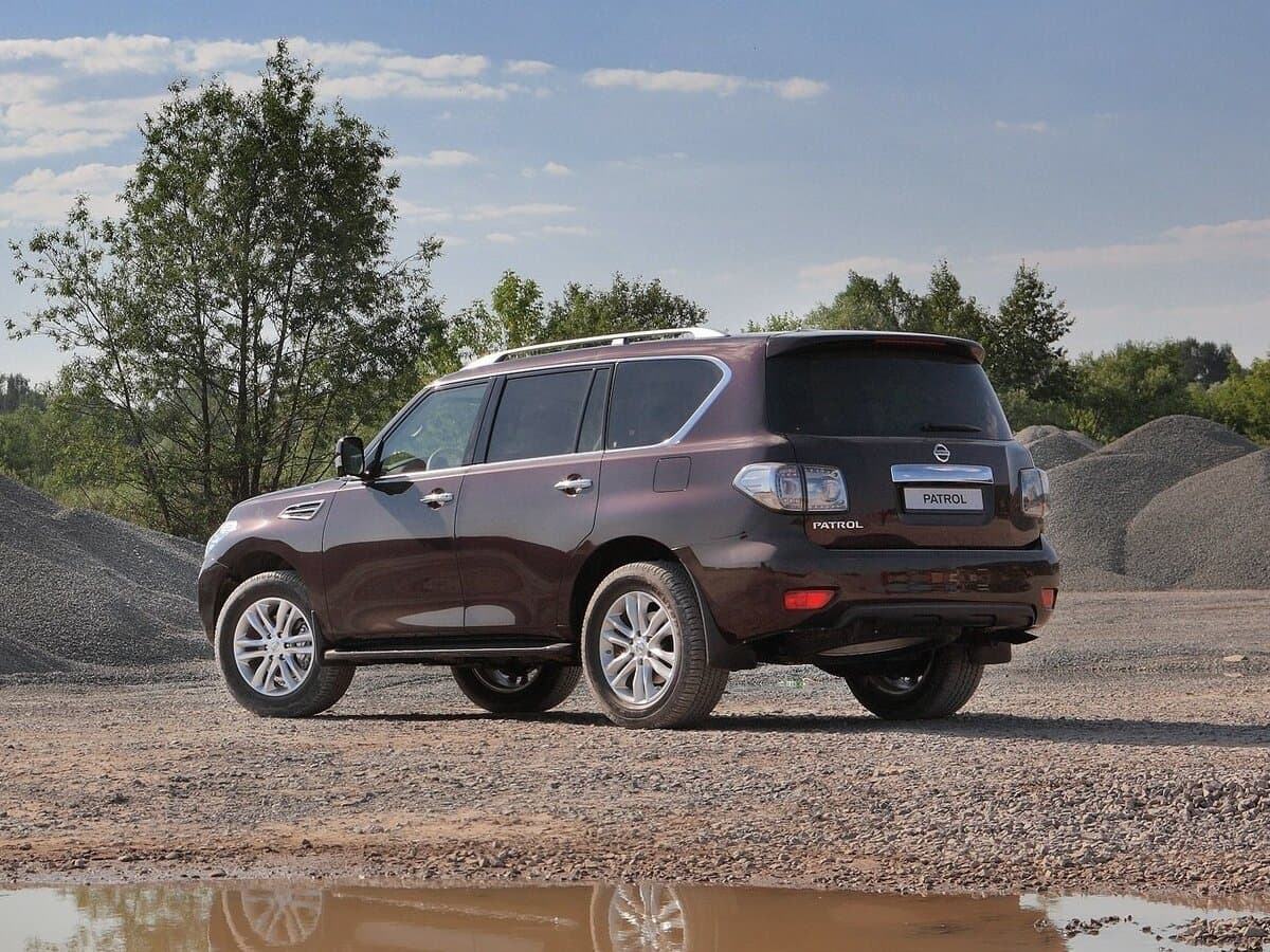 Nissan Patrol VI (Y62) — 3/4 arxadan